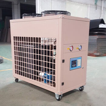 珠海風(fēng)冷箱式冷水機(jī)FL 001選型指南 為何彎頭細(xì)節(jié)成就零度冷暖設(shè)備廠的專業(yè)價值